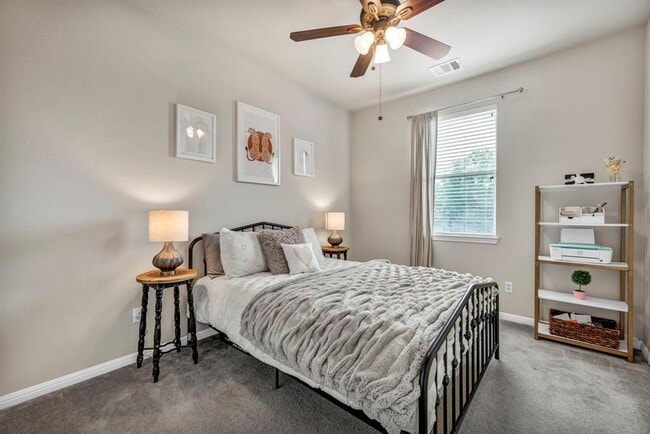 Building Photo - 411 W St Elmo Rd