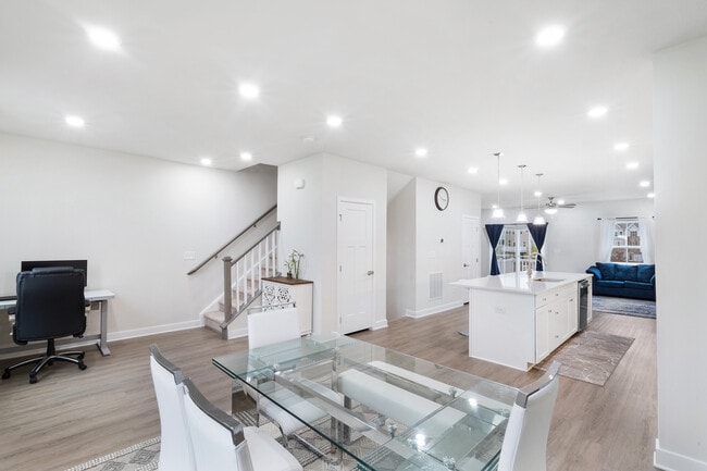 Building Photo - 76 Swackhammer Way