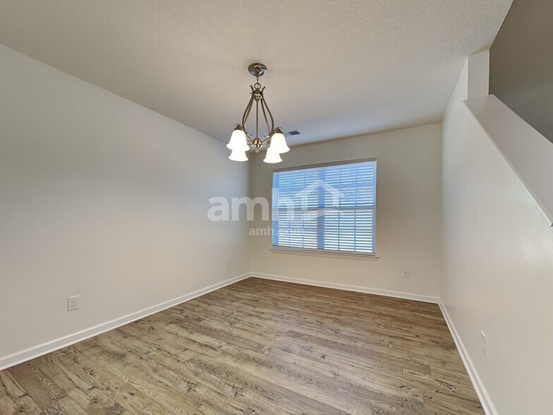 Building Photo - 2578 Cottonwood Dr