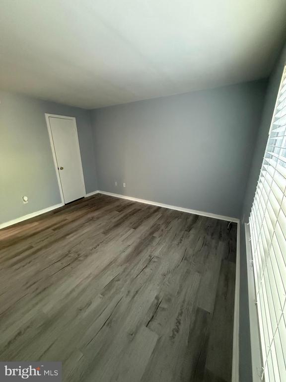 Building Photo - 313 Gregorys Way
