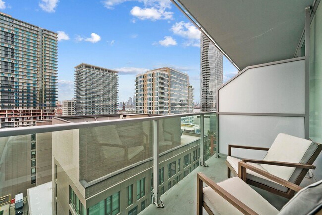 Building Photo - 1 Shore Ln