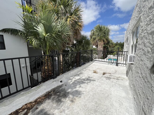 Building Photo - 1709 Mercer Ave