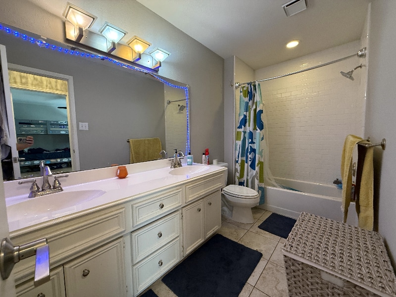 Building Photo - 4010 Crestwood Dr