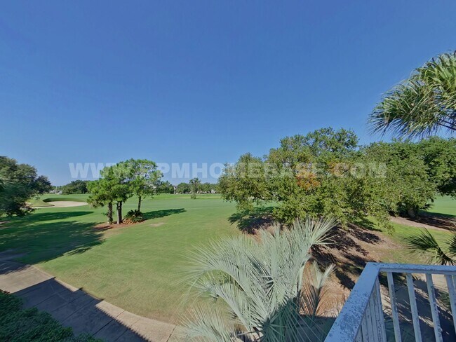 Building Photo - Elegant 2-Bedroom Home with Bonus Flexible...