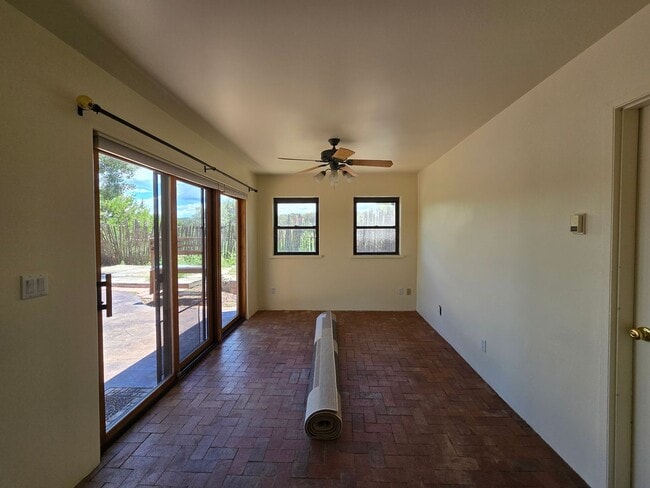 Building Photo - 14 Conchas Loop
