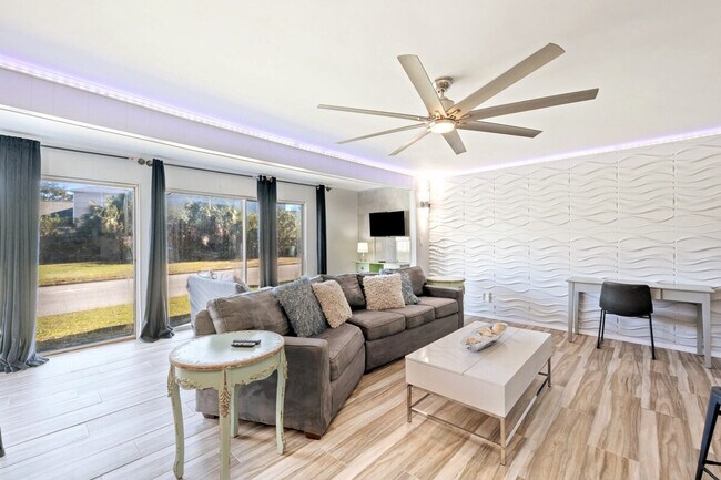 Building Photo - 4000 Gulf Terrace Dr