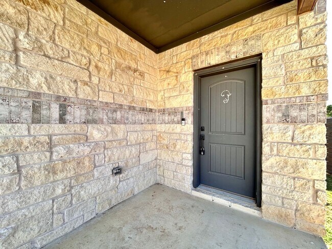 Building Photo - Spacious 4/BR 3/BA Home with Modern Upgrades in Leander