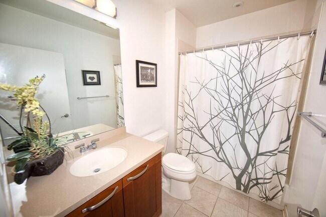 Building Photo - 1522 N Prospect Ave