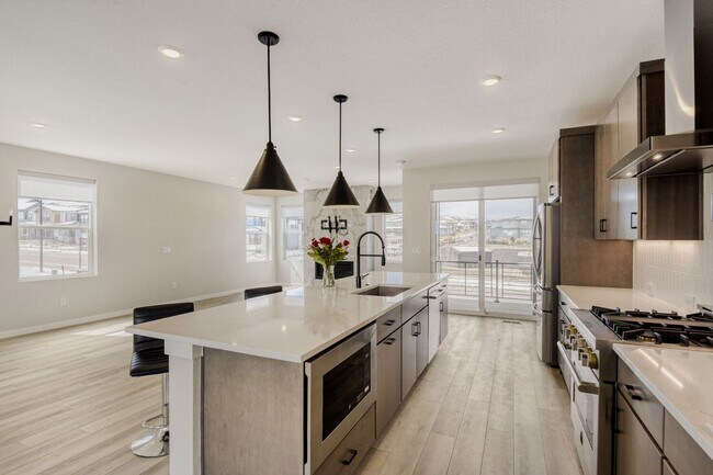 Building Photo - Brand-new residence with an ADU for rent in the highly sought-after Lyric at RidgeGate Lone Tree ...