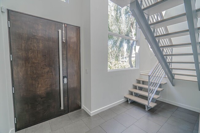 Building Photo - COMING SOON! 3 Bedroom Home for Rent in West Hollywood!