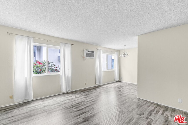 Building Photo - 1811 Parnell Ave