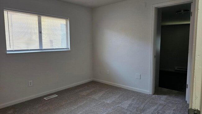 Building Photo - Located in Beautiful Meridian