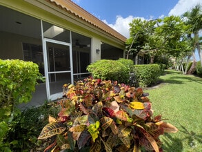 Building Photo - 6817 Via Regina