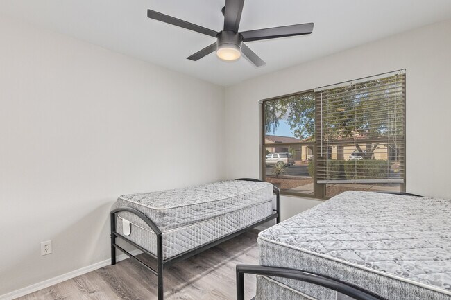 Building Photo - 597 W Casa Mirage Dr