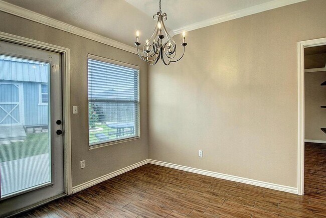 Building Photo - 2409 Gold Star Dr