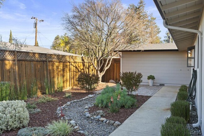 Building Photo - 3274 Todd Way