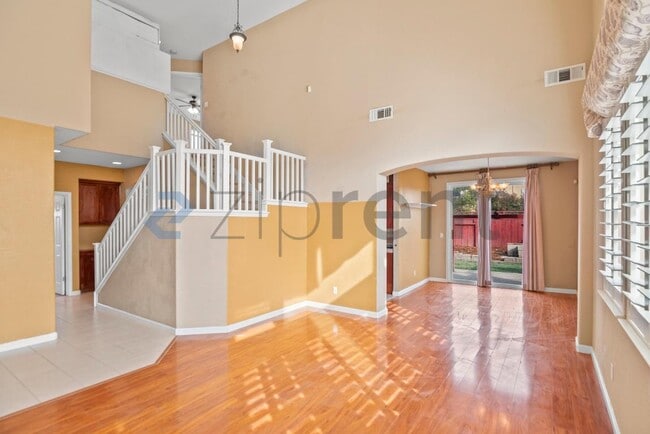 Building Photo - 25 Zion Ct