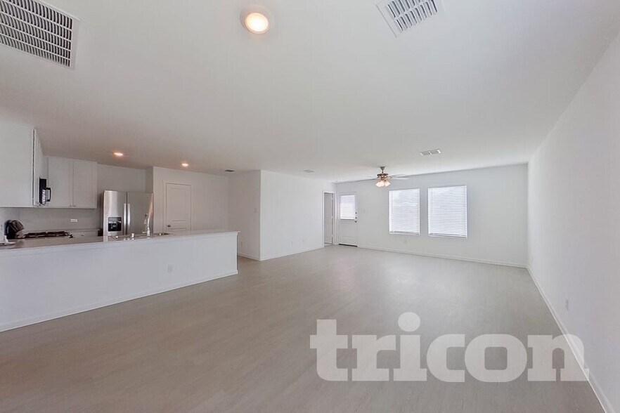 Building Photo - 1637 Baugh St