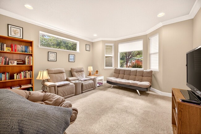 Building Photo - 1719 Lithia Way