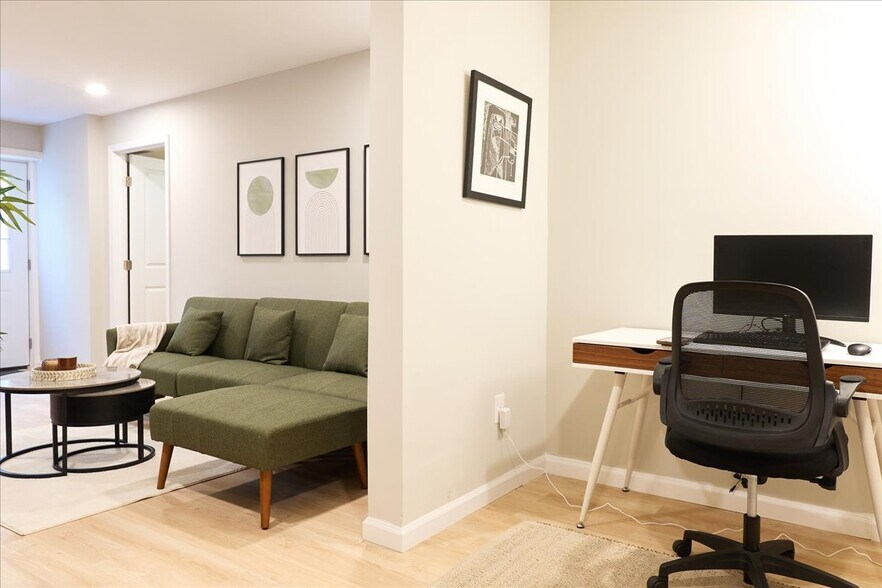 Building Photo - 1506 Mississippi Ave SE