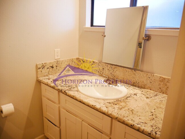 Building Photo - Remodeled 3 Bed 2 Bath 1,595 Sq Ft Fair Oaks Home