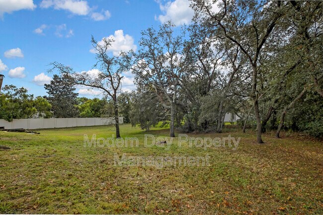 Building Photo - 12052 Jade Ave