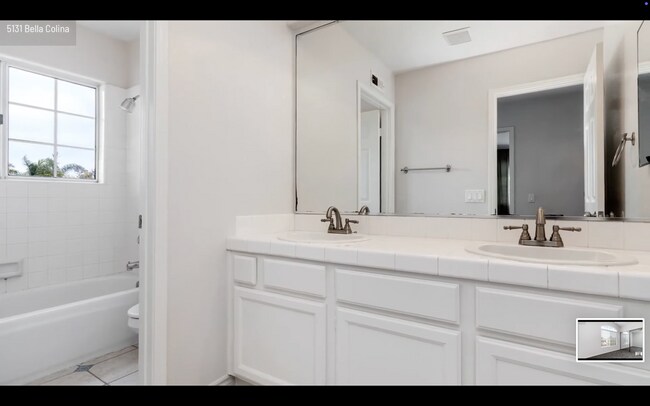 Building Photo - Incredible Rancho Del Oro Home!