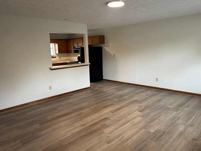 Building Photo - 109/111 Deer Creek Ct