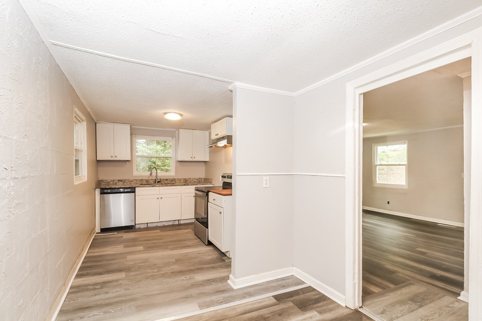 Building Photo - 324 Adams Ave