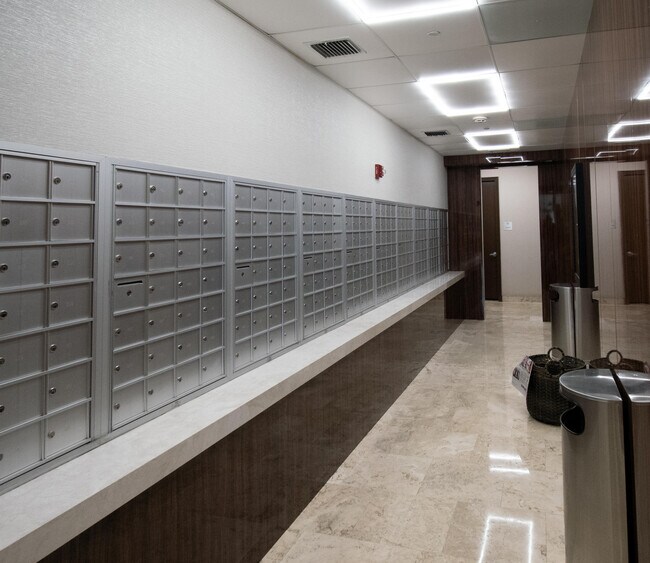 Building Photo - 99 SE Mizner Blvd
