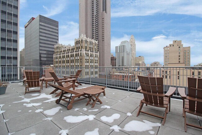 Building Photo - 100 E Gay St