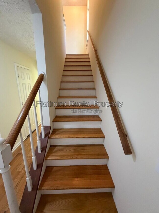 Building Photo - 6533 Meadow Rue Dr