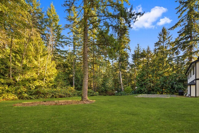 Building Photo - Redmond 4BD / 3BA Home with Central A/C on 3 Acres – Available Now
