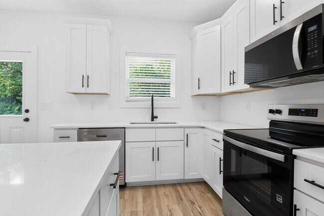 Building Photo - Brand New 3BD/2.5BA Single Family Home in the Heart of Monroe, NC!