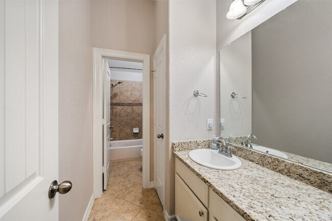 Building Photo - 15311 Kenny Dr