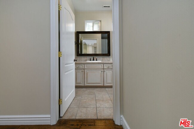 Building Photo - 12207 Cantura St