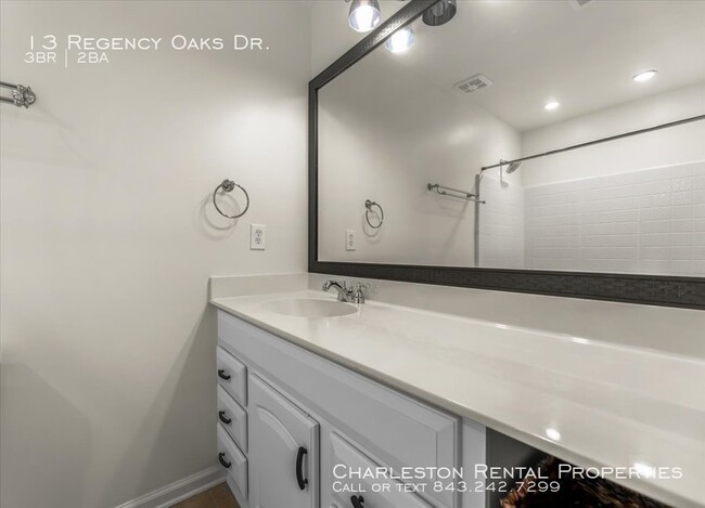 Building Photo - 13 Regency Oaks Dr
