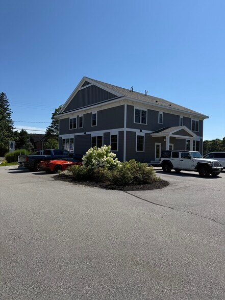Building Photo - 147 Portsmouth Ave. Apts.