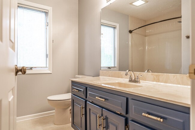 Building Photo - 4 Harness Pl