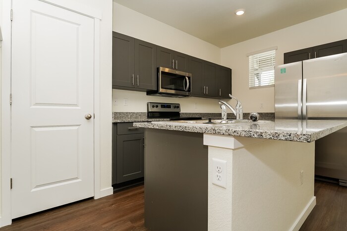 Building Photo - 13467 Oneida Ln