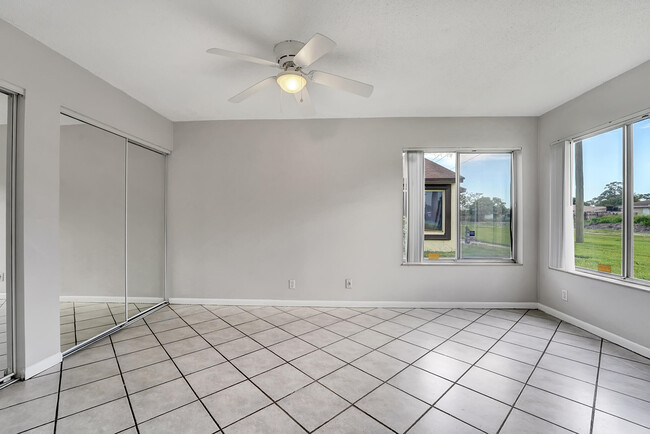 Building Photo - 5292 Bosque Ln