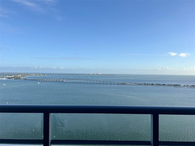 Building Photo - 1541 Brickell Ave