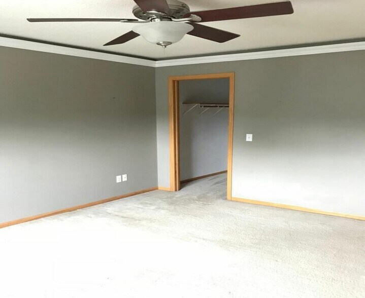 Building Photo - 7049 Lockslie Way