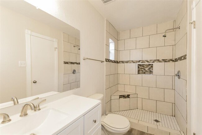 Building Photo - 9322 Kingsflower Cir