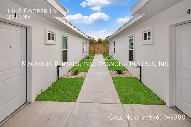 Building Photo - 1 Bedroom & 1 Bath - Gated Community - San...