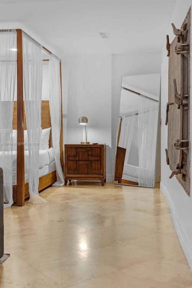 Building Photo - 5781 Biscayne Blvd