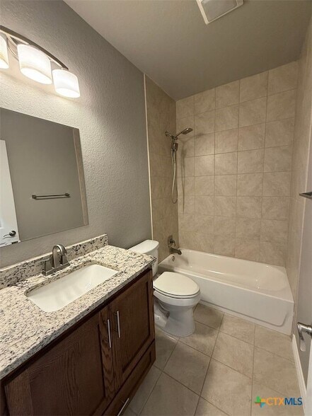 Building Photo - 152 Navarro Xing