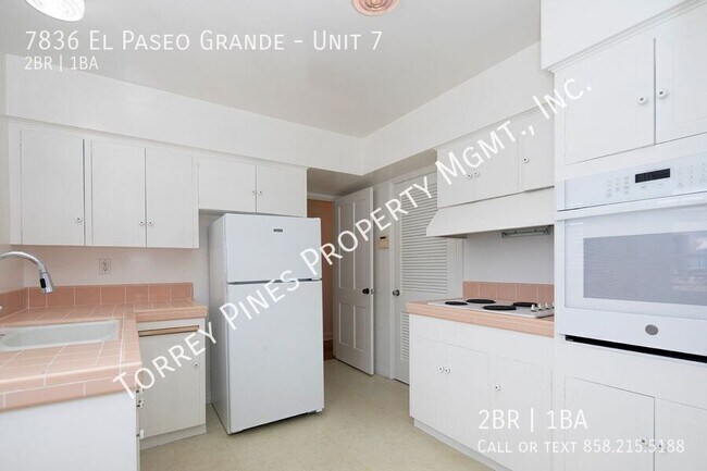Building Photo - 7836 El Paseo Grande