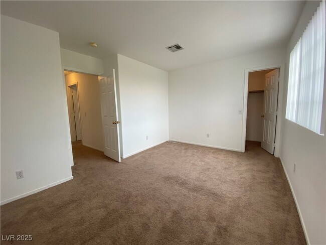 Building Photo - 1317 Woodmore Dr