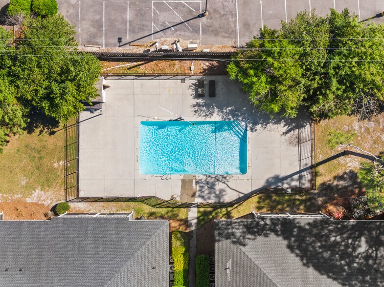 Pool - 4507 Holly Tree Rd